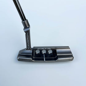 スコッティキャメロン 2023 スーパーセレクト ニューポート2 パター 右利き用 DLCブラック加工 KBS CT TOUR ブラックシャフト 354g ヘッドカバー付 新品